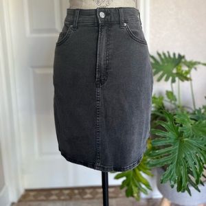 H&M Divided brand black jean skirt - size 6